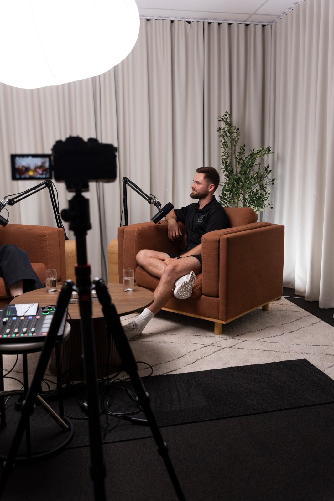 Behind the scenes of the In House Plants Unmuted Story, recorded in one of our partner studios